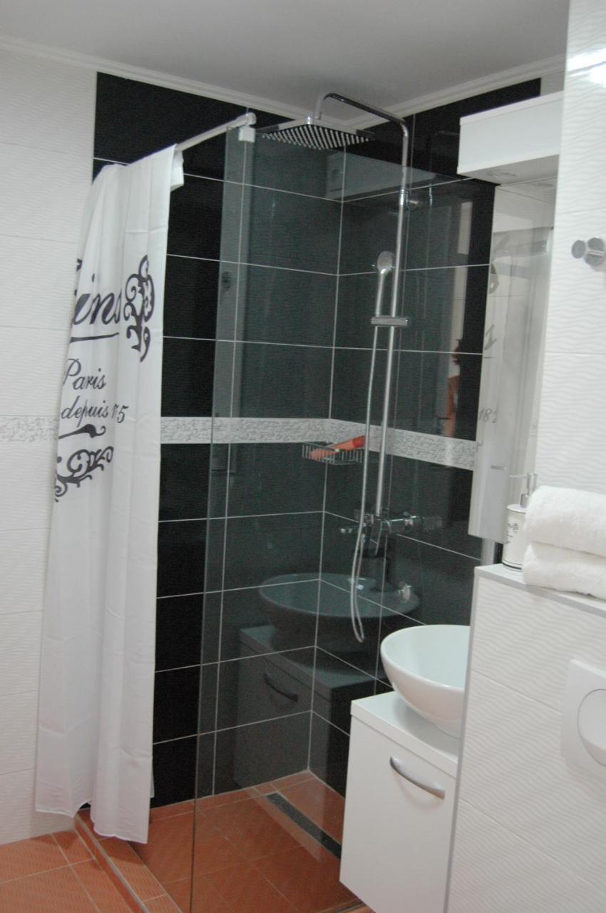 Five Apartment Belgrade Exterior photo